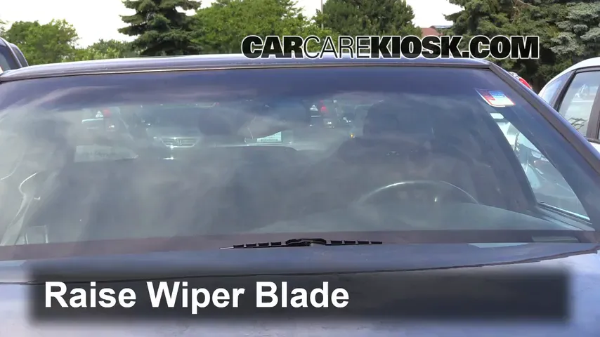 2000 Cadillac Eldorado ESC 4.6L V8 Windshield Wiper Blade (Front)